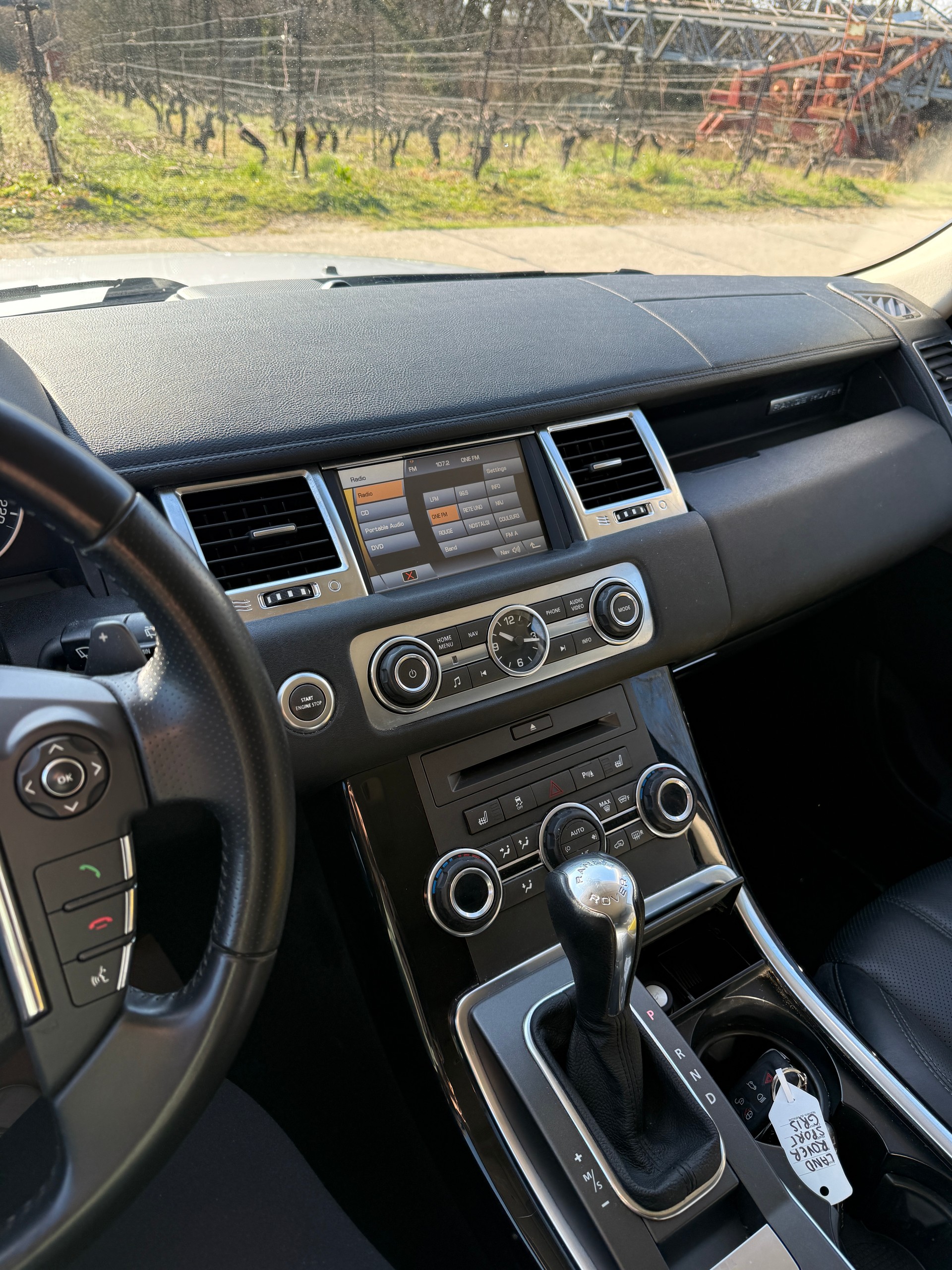 LAND ROVER Range Rover Sport 3.0 TDV6 HSE Automatic-image-12