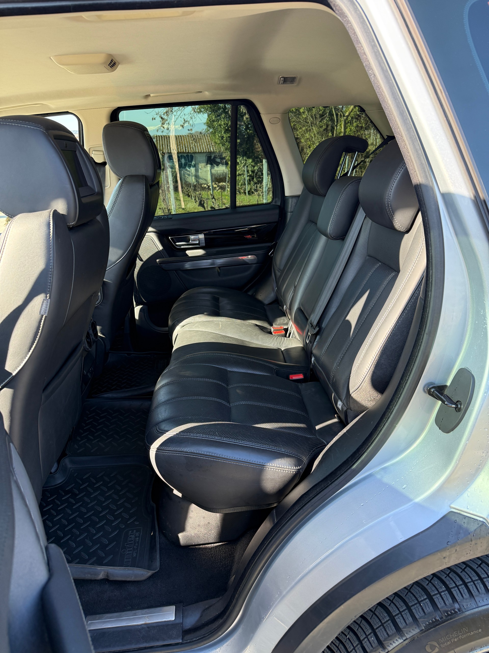 LAND ROVER Range Rover Sport 3.0 TDV6 HSE Automatic-image-9