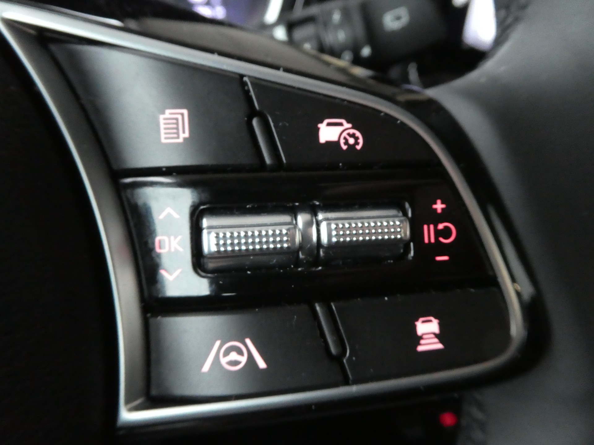 KIA Ceed Sportswagon 1.6 GDi Plug-in Hybrid Power DCT-image-13