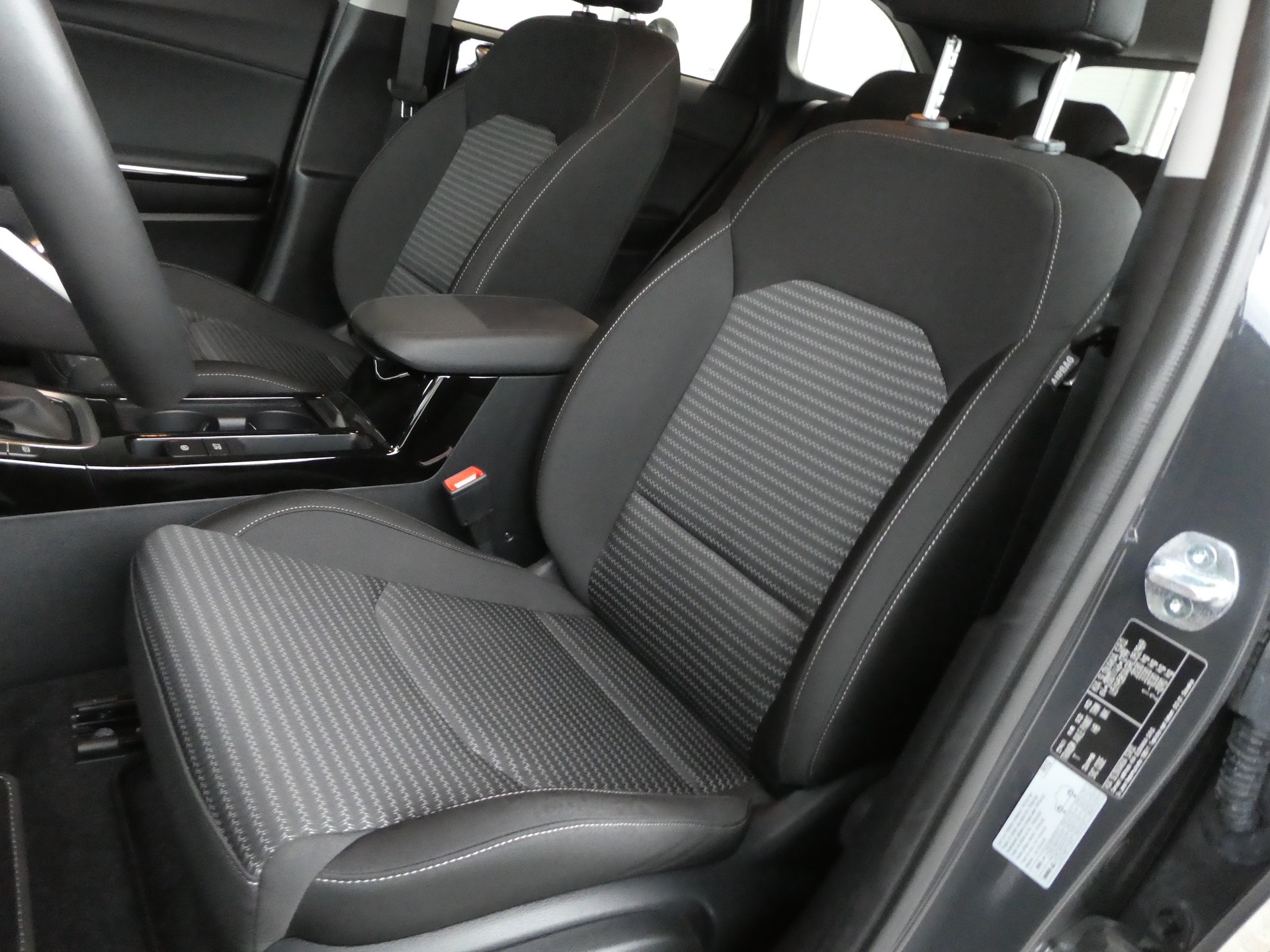 KIA Ceed Sportswagon 1.6 GDi Plug-in Hybrid Power DCT-image-7