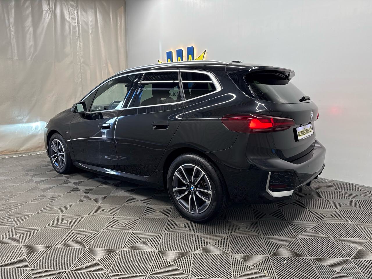 BMW 218d Active Tourer M Sport DKG-showroom-element-1