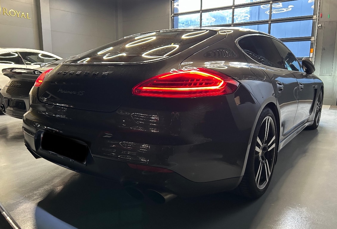 PORSCHE Panamera 4S 3.0 PDK-showroom-element-1