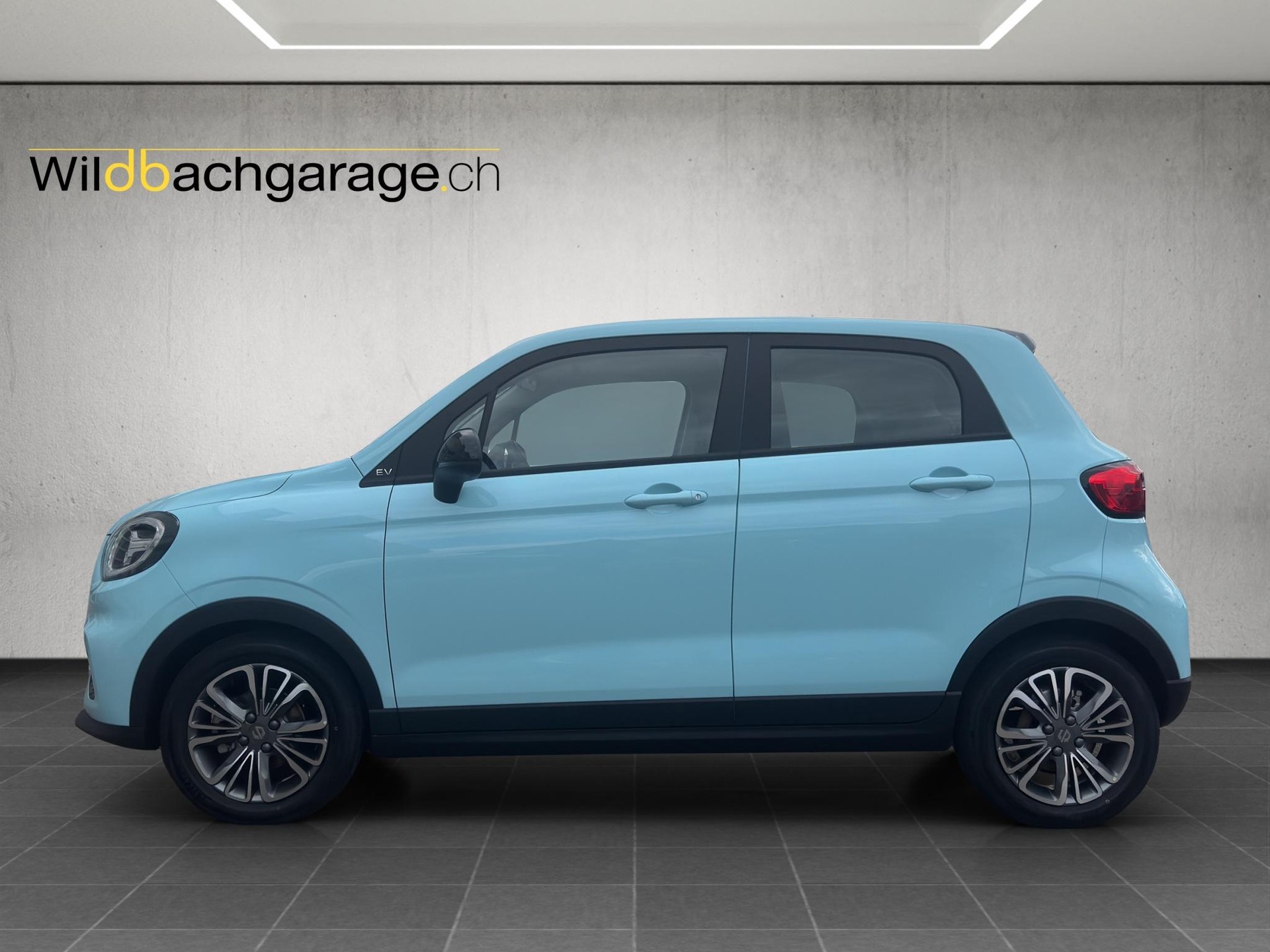 LEAPMOTOR T03 Electric-showroom-element-1