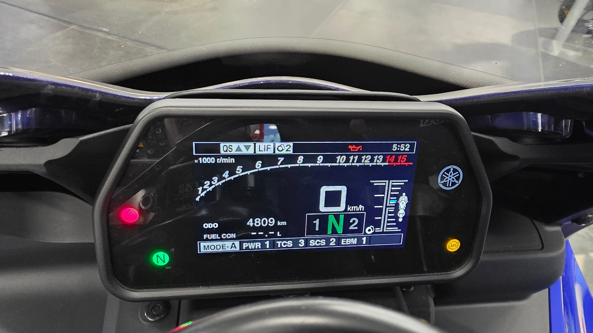 YAMAHA R1-image-5