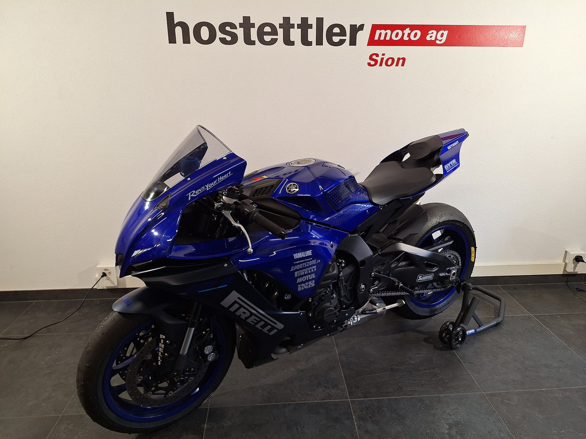 YAMAHA R1-image-4