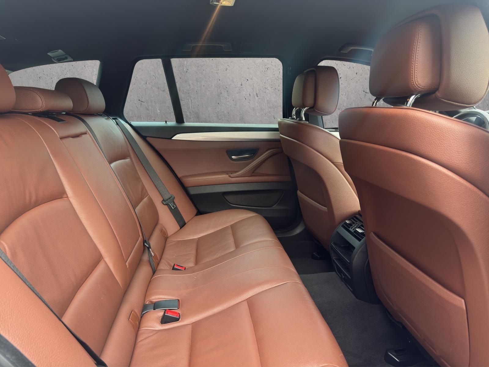 BMW 528i SAG Touring-image-12
