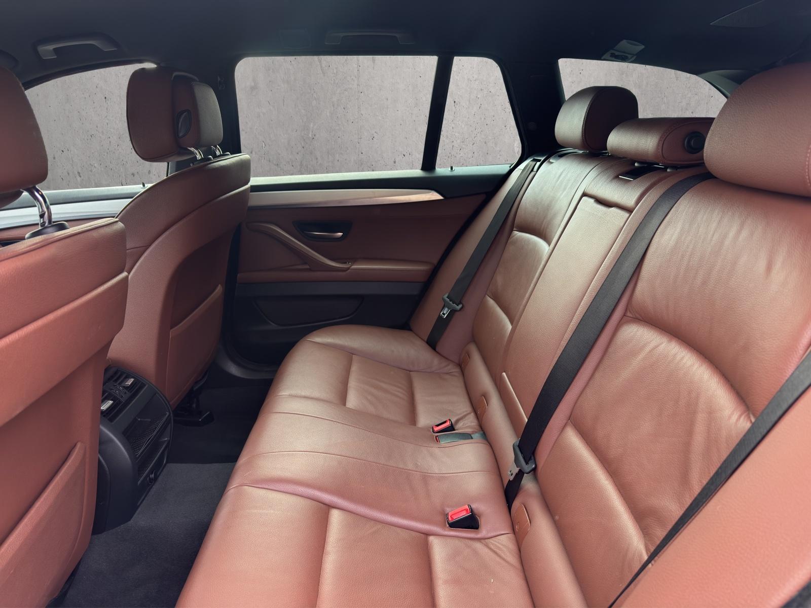 BMW 528i SAG Touring-image-11