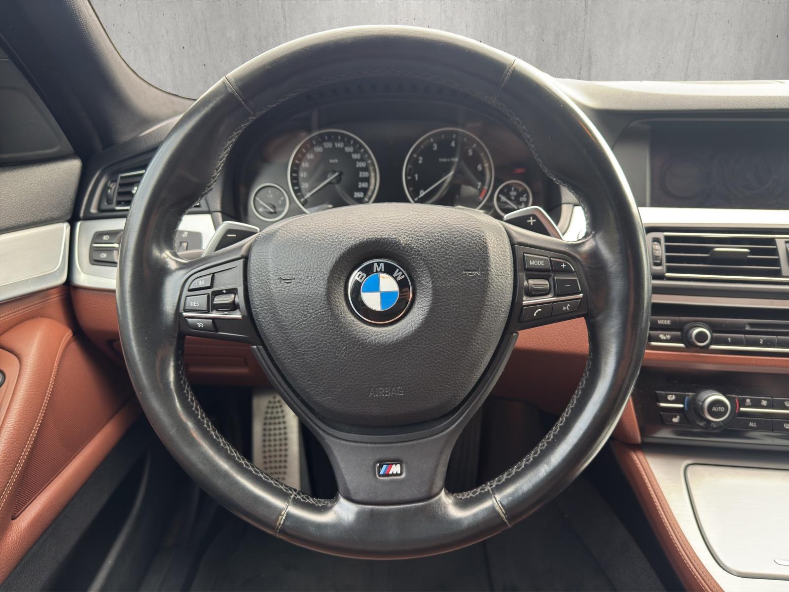 BMW 528i SAG Touring-image-13