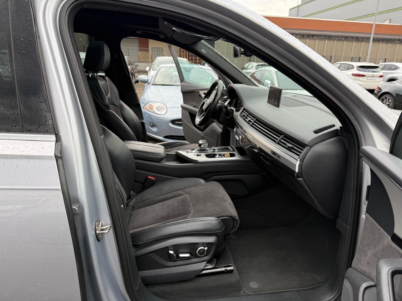 AUDI Q7 3.0 V6 TDI quattro T-Tronic-image-9