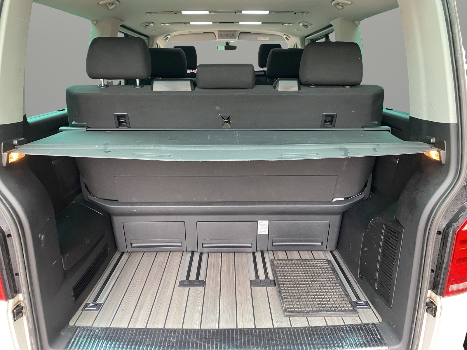 VW T6 Multivan 2.0 TDI-image-5