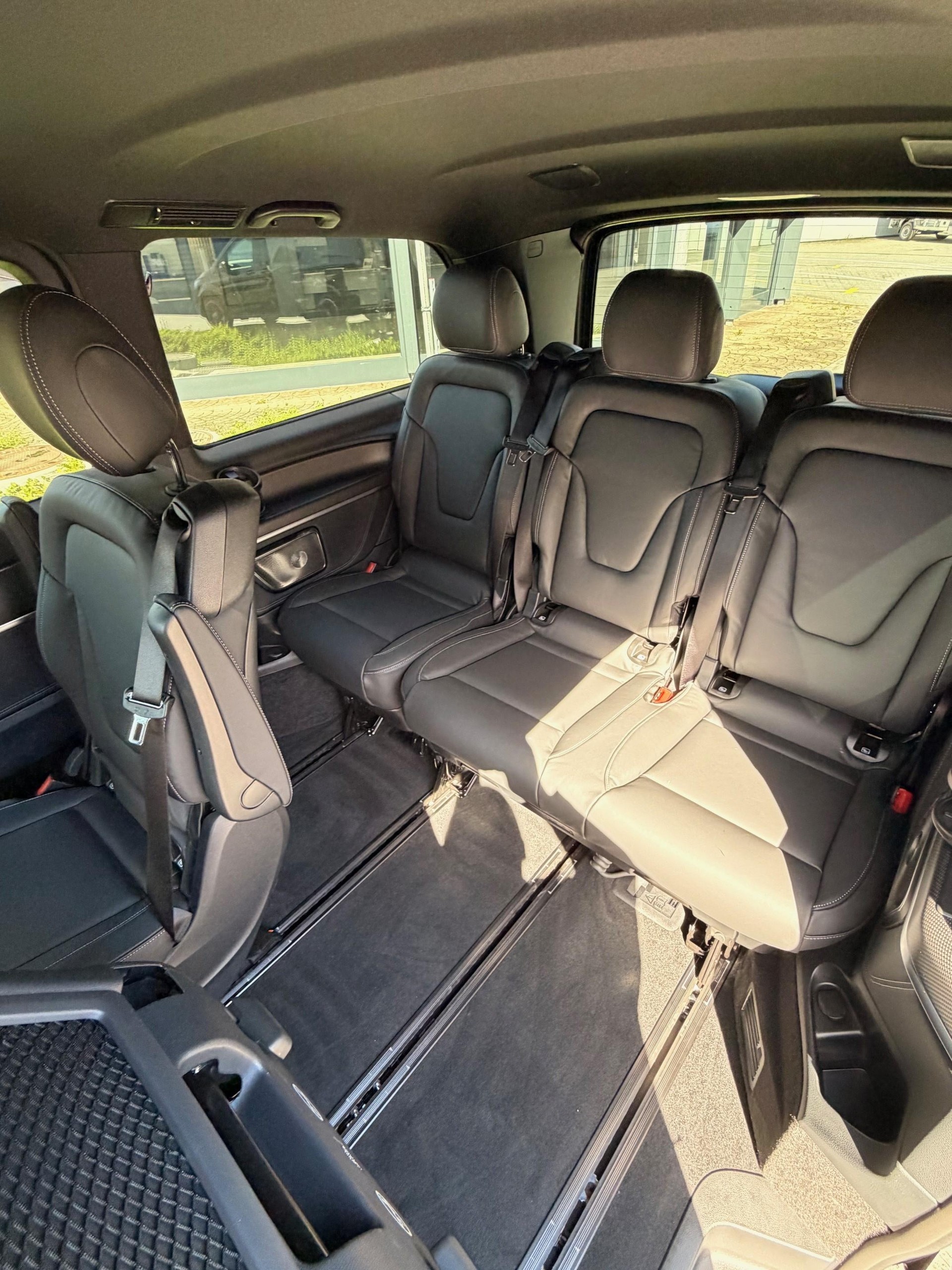 MERCEDES-BENZ V 300 d Swiss Ed. lang 4matic Van-image-11