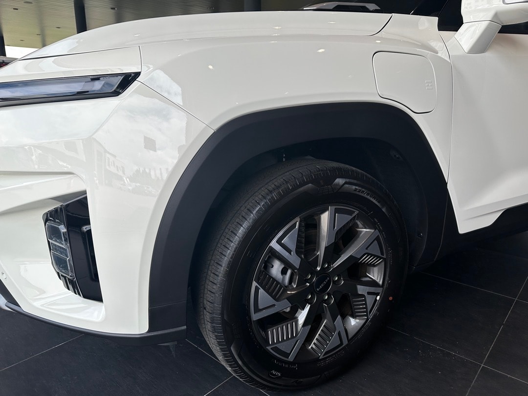 KGM-SsangYong Torres EVX 80 kWh Platinum-showroom-element-2