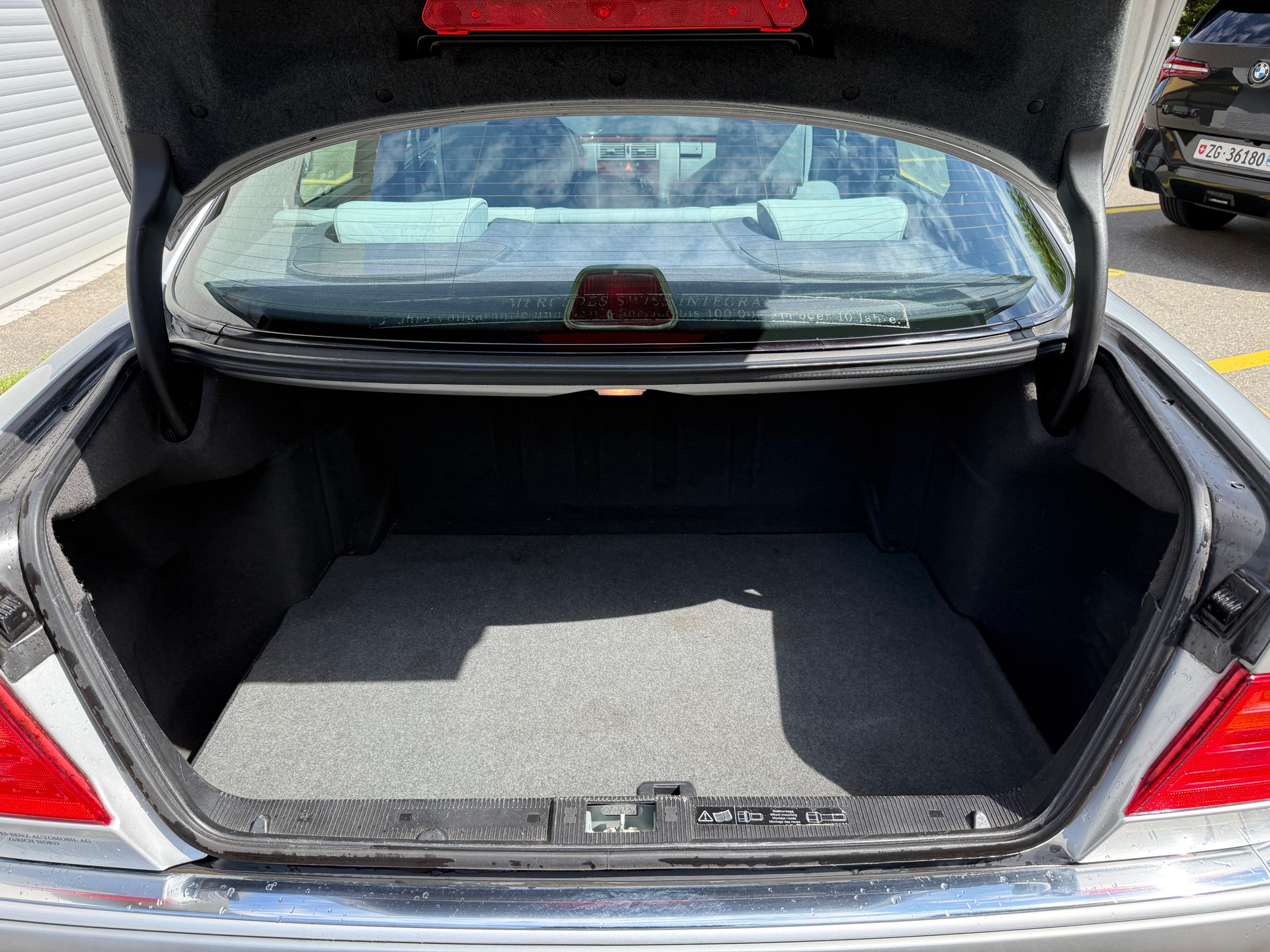 MERCEDES-BENZ E 240 Elégance-image-16