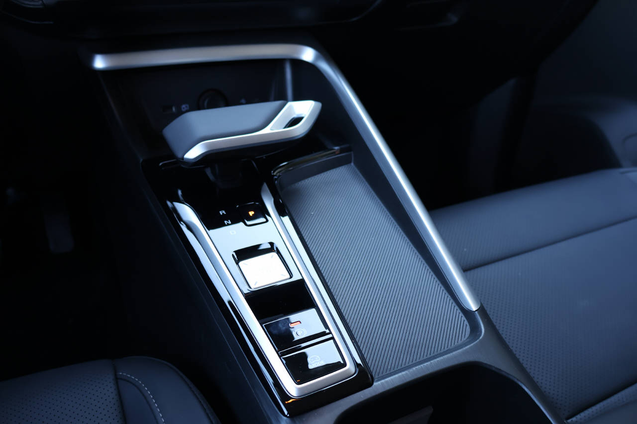 MG ZS 1.5 Hybrid+ Luxury-image-15