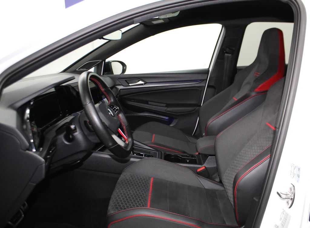 VW Golf 2.0 TSI GTI Clubsport 45 DSG Akrapovic-image-7