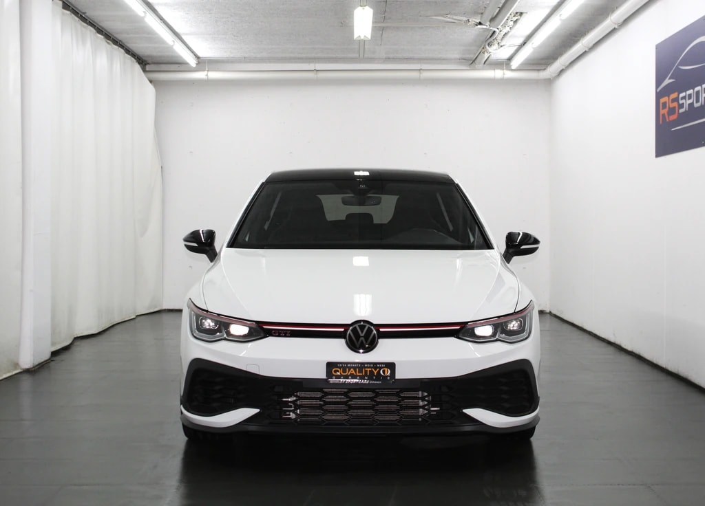 VW Golf 2.0 TSI GTI Clubsport 45 DSG Akrapovic-showroom-element-2