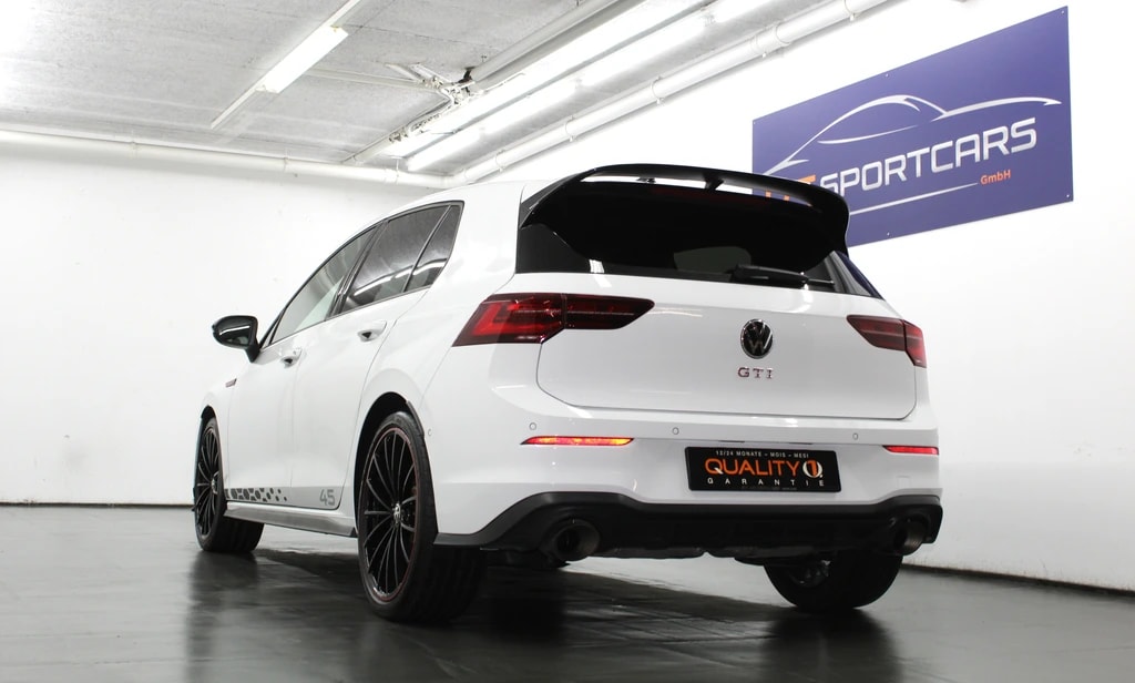 VW Golf 2.0 TSI GTI Clubsport 45 DSG Akrapovic-image-4