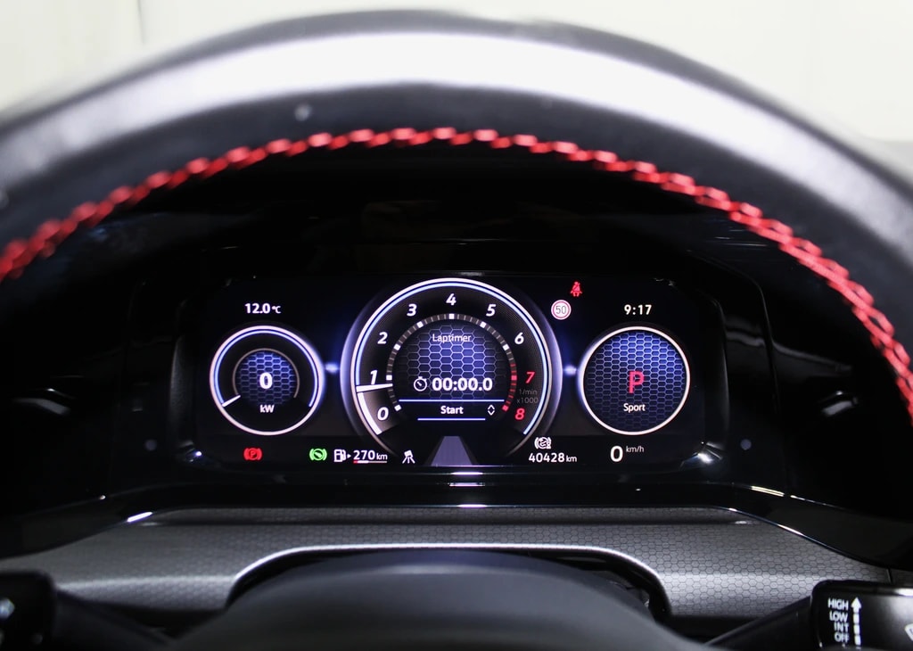 VW Golf 2.0 TSI GTI Clubsport 45 DSG Akrapovic-image-14