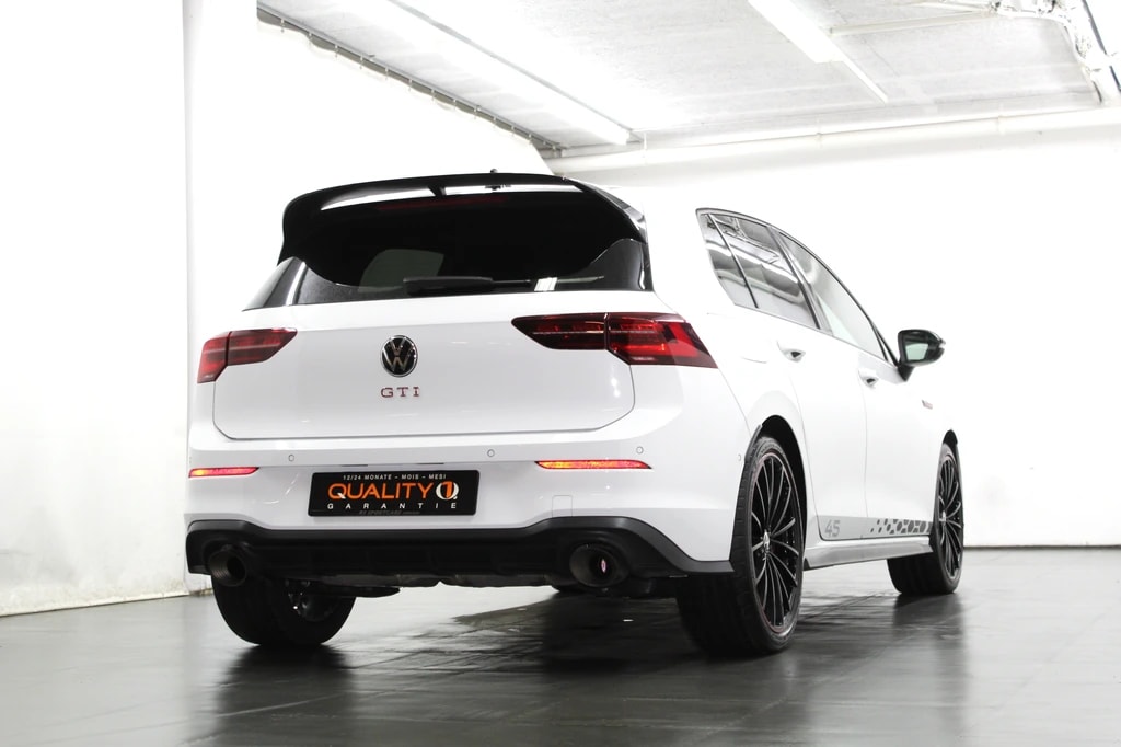 VW Golf 2.0 TSI GTI Clubsport 45 DSG Akrapovic-image-6