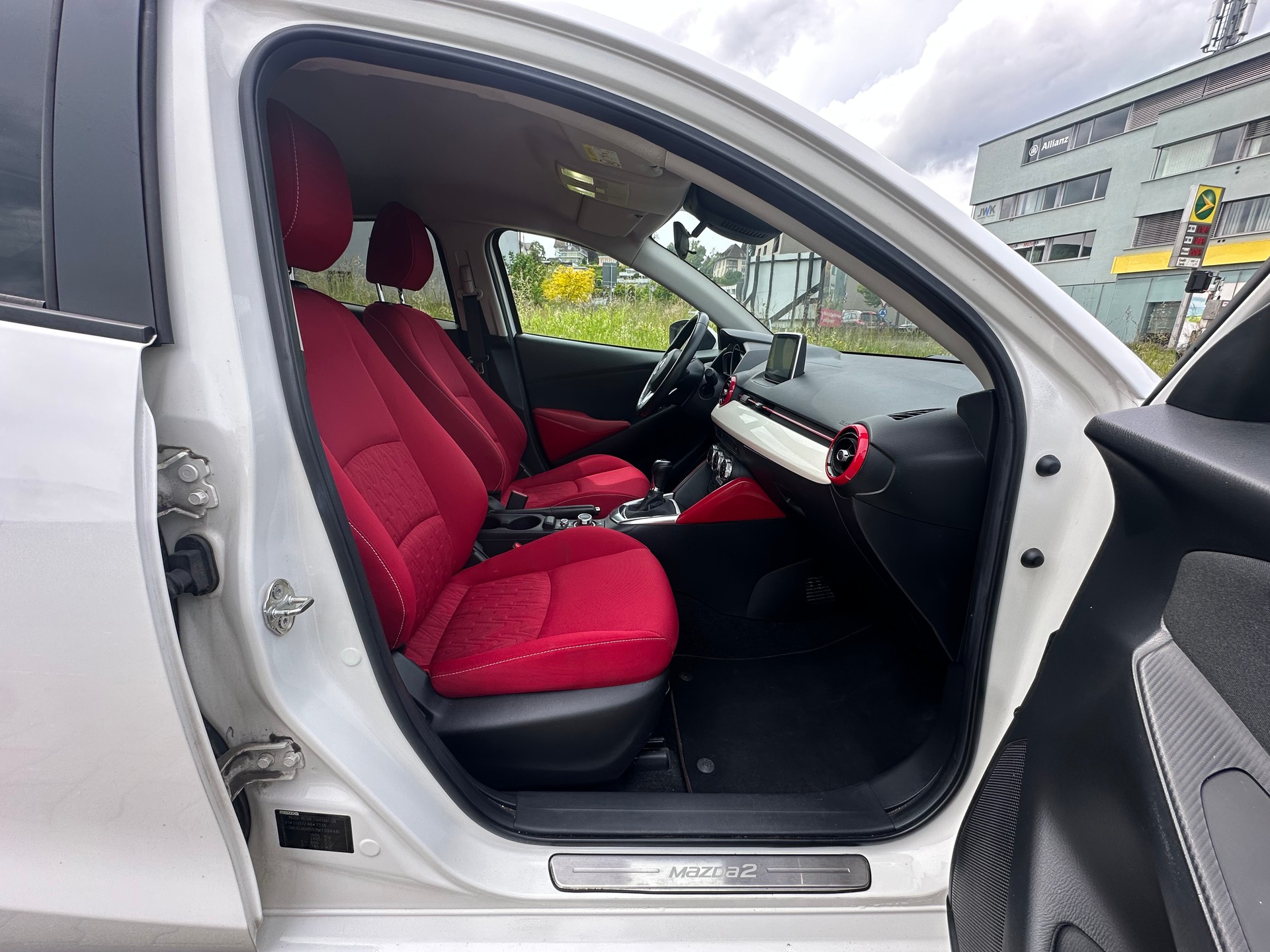 MAZDA 2 1.5i 16V Skyactiv-G Swiss Edition-image-6