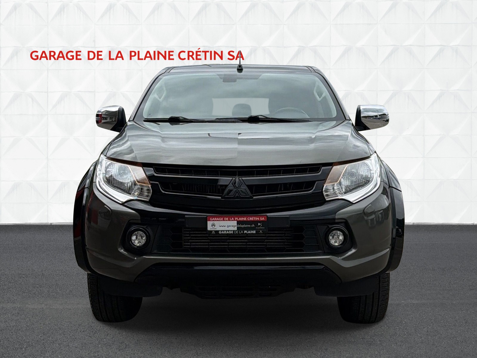 MITSUBISHI L 200 2.4 Style Double Cab A-showroom-element-1