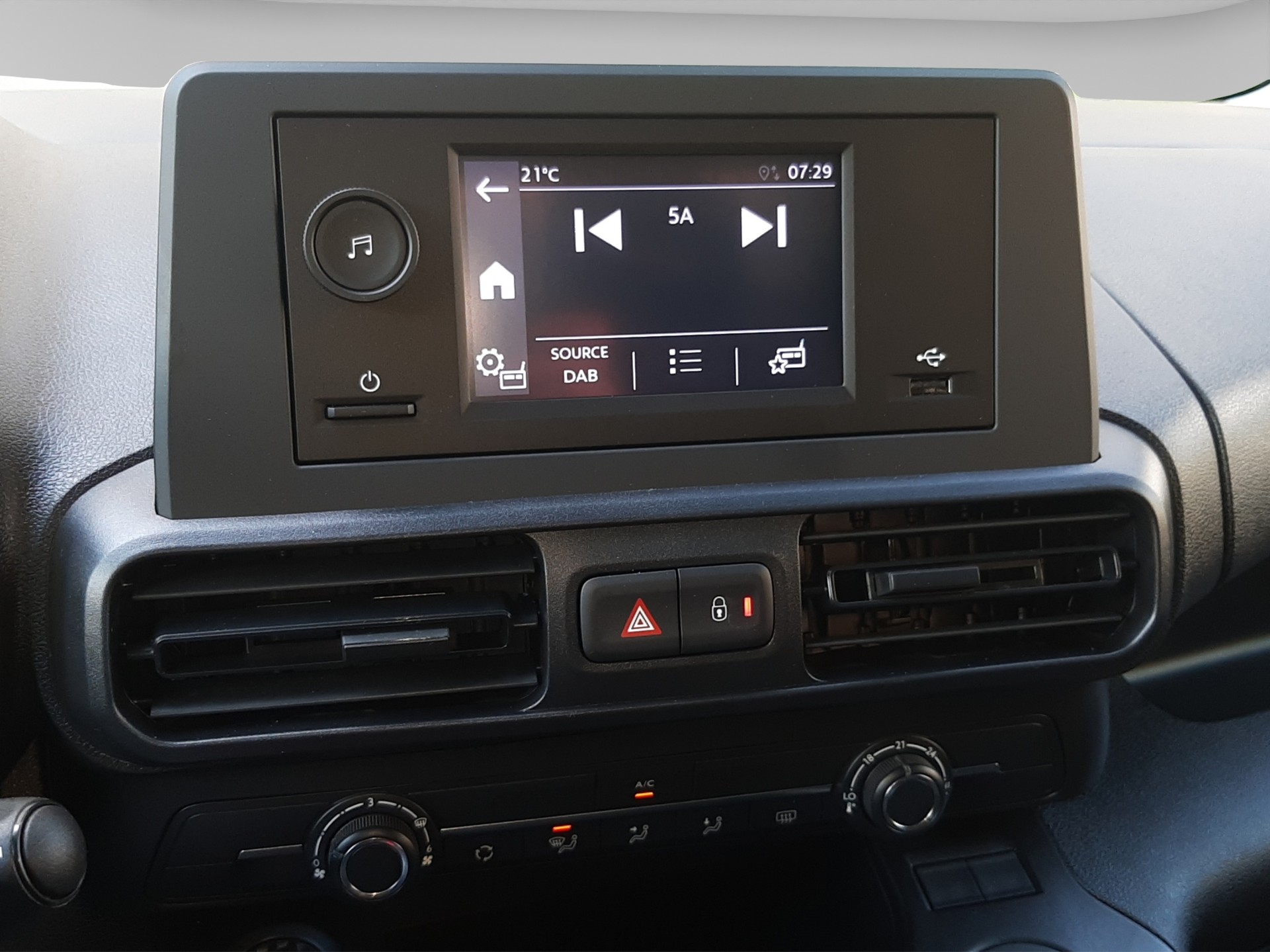 TOYOTA PROACE CITY Van L1 1.2 Active-image-12
