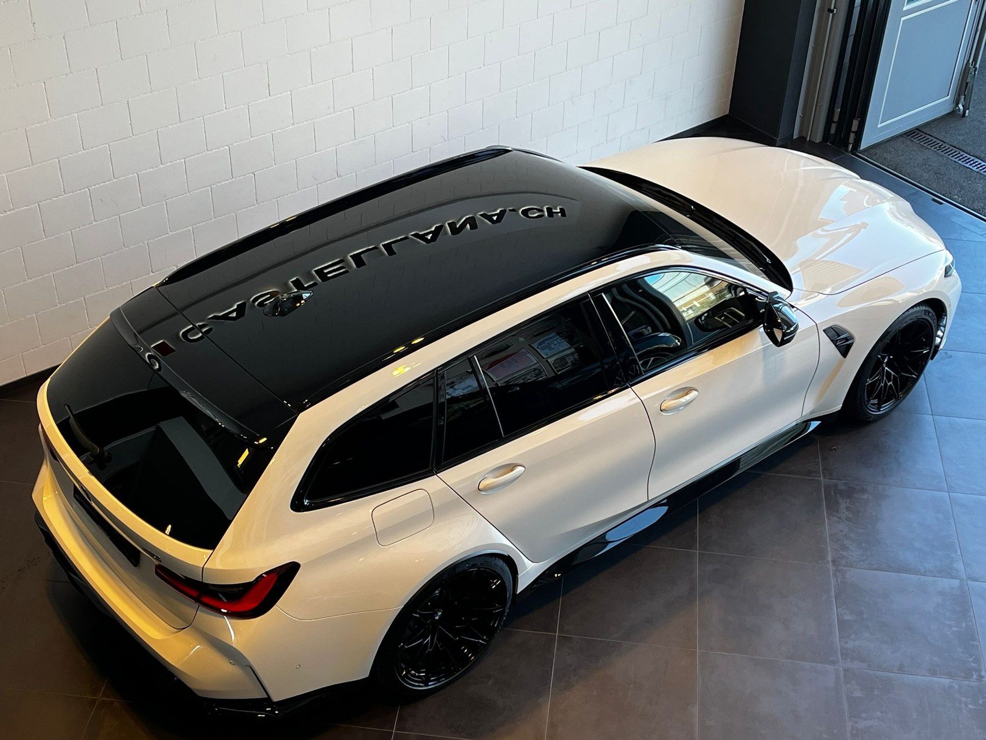 BMW M3 Touring xDrive Competition M-image-7