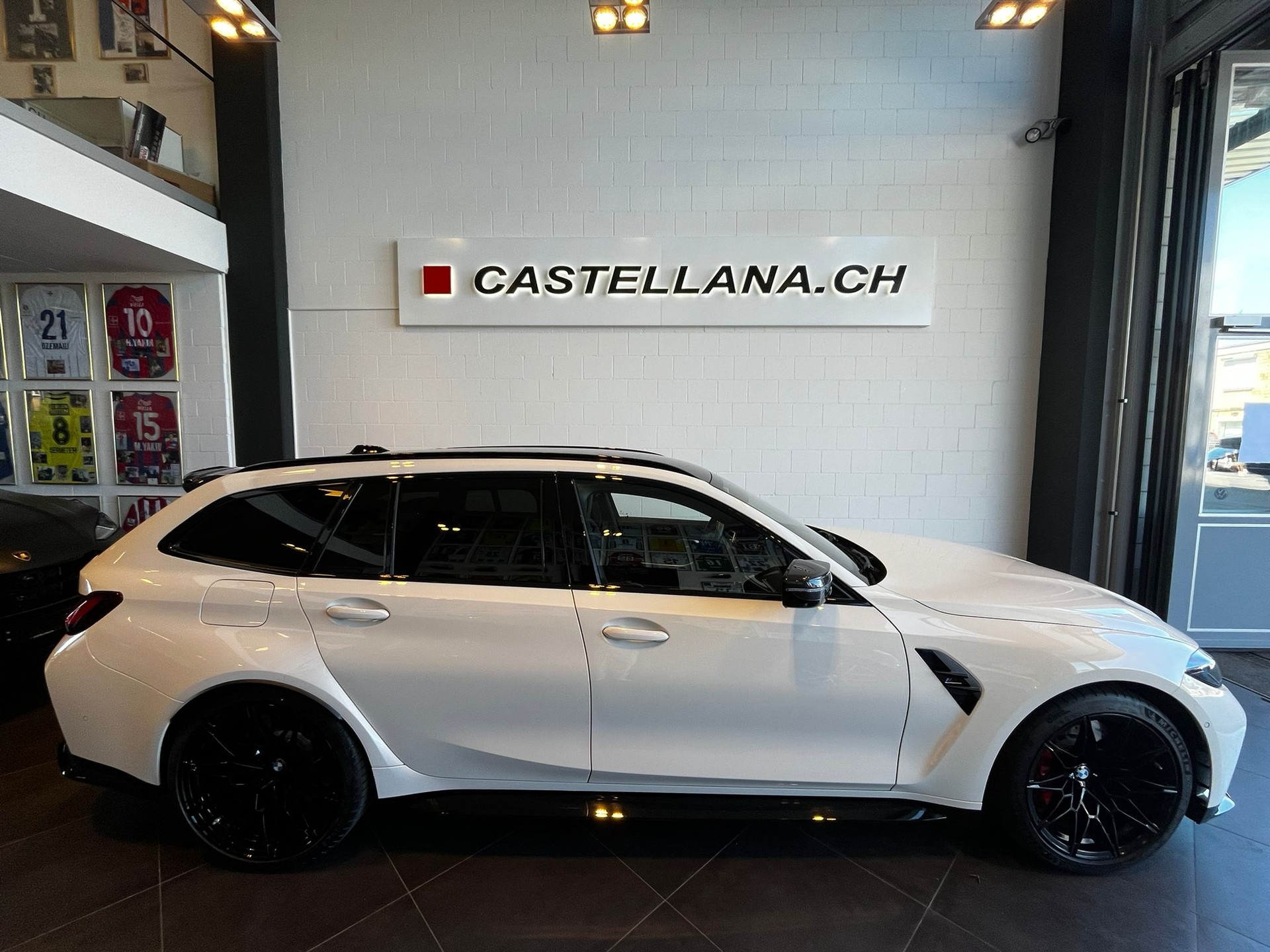 BMW M3 Touring xDrive Competition M-image-4