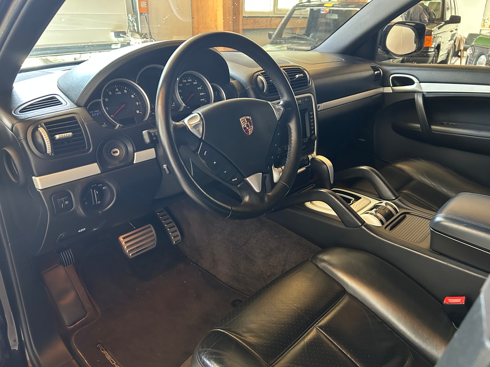 PORSCHE Cayenne S *Top Zustand aus 1. Hand inkl. schwarze Porsche Felgen*-image-10