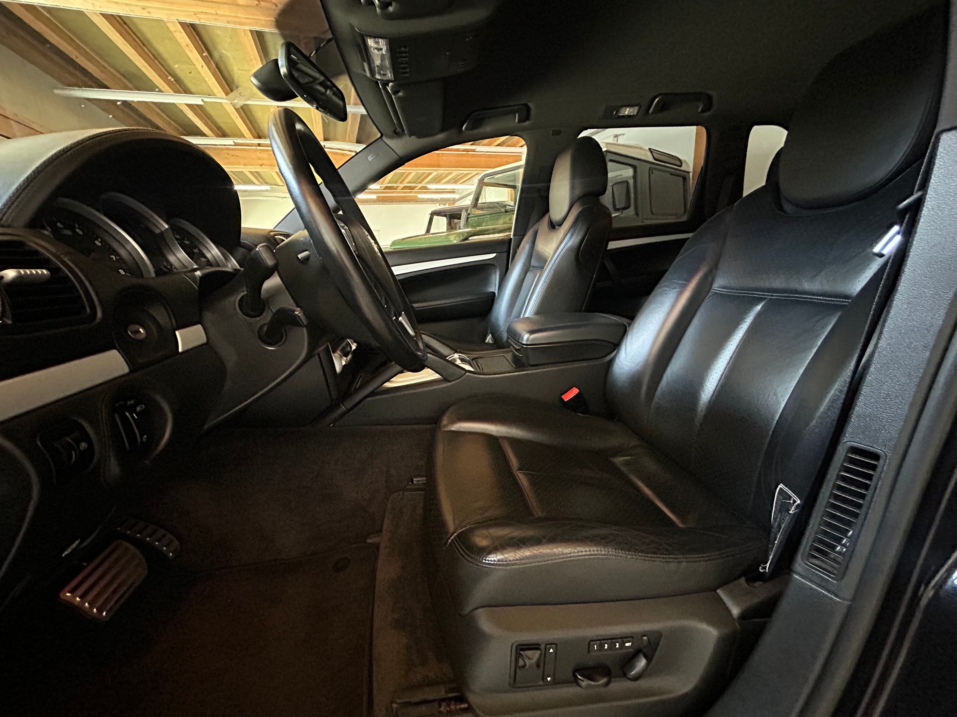 PORSCHE Cayenne S *Top Zustand aus 1. Hand inkl. schwarze Porsche Felgen*-image-11
