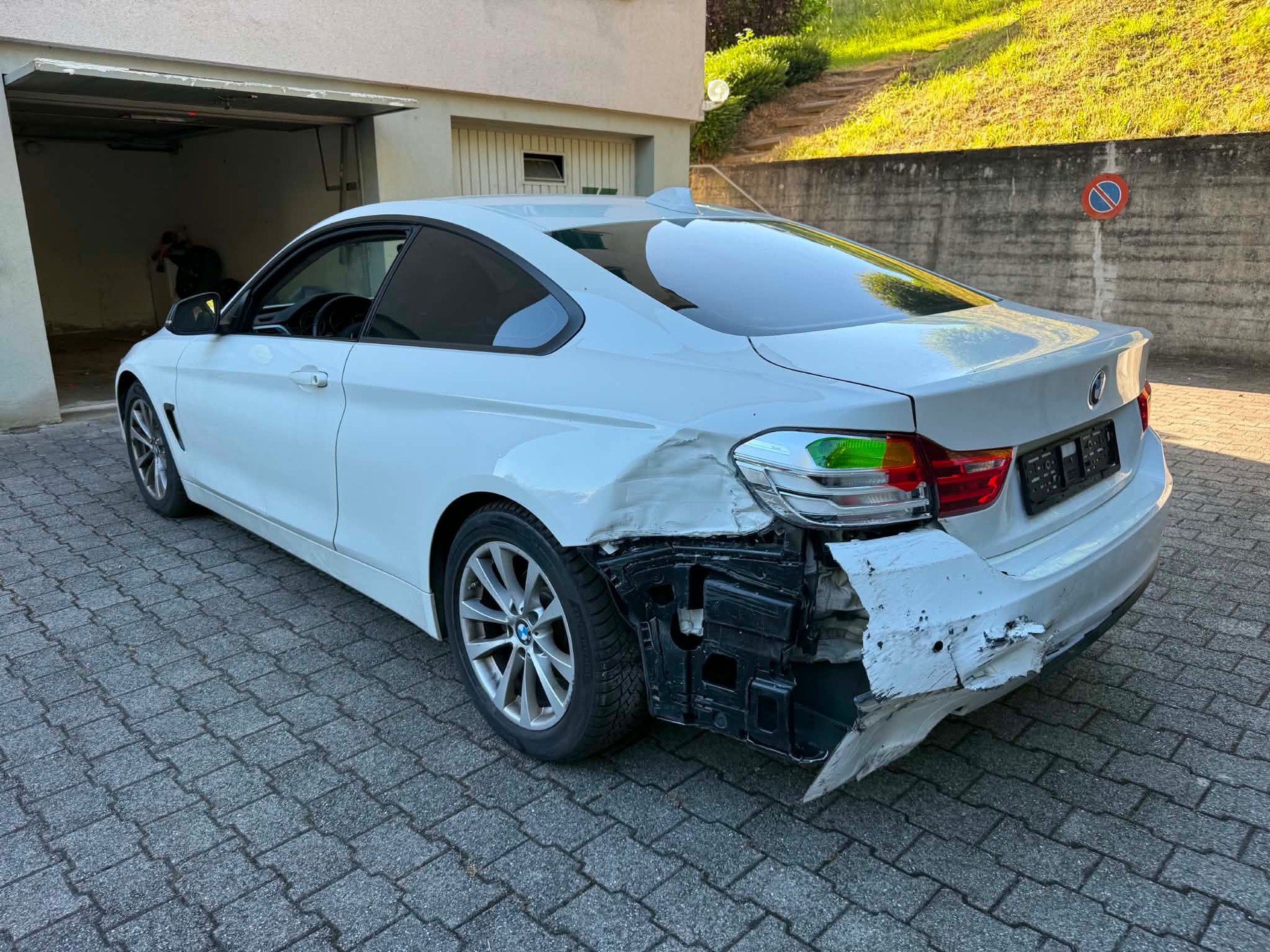 BMW 420d Coupé Sport Line Steptronic-image-2