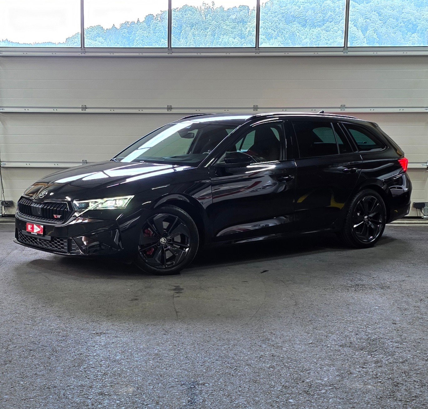 SKODA Octavia Combi 2.0 TSI DSG RS *Spurhalte-AbstandAssisten*Ambiente*CarPlay/AndroidAuto*Rückfahrkamera*Sitzheizung*