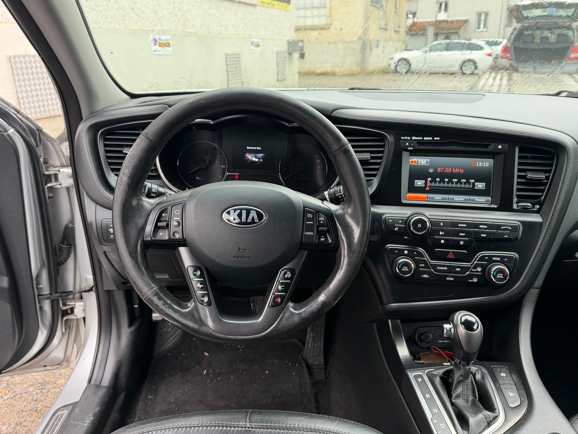 KIA Optima 2.0 CVVT Hybrid Automatic-image-12