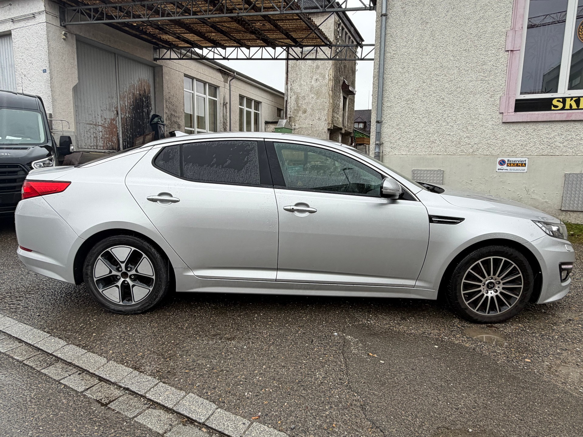 KIA Optima 2.0 CVVT Hybrid Automatic-image-1