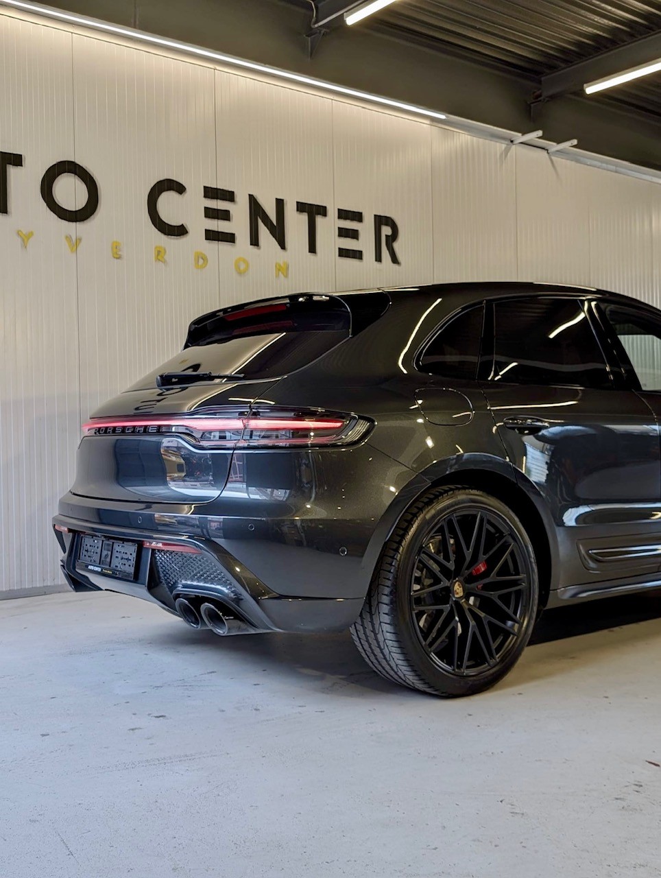 PORSCHE Macan GTS PDK-showroom-element-3