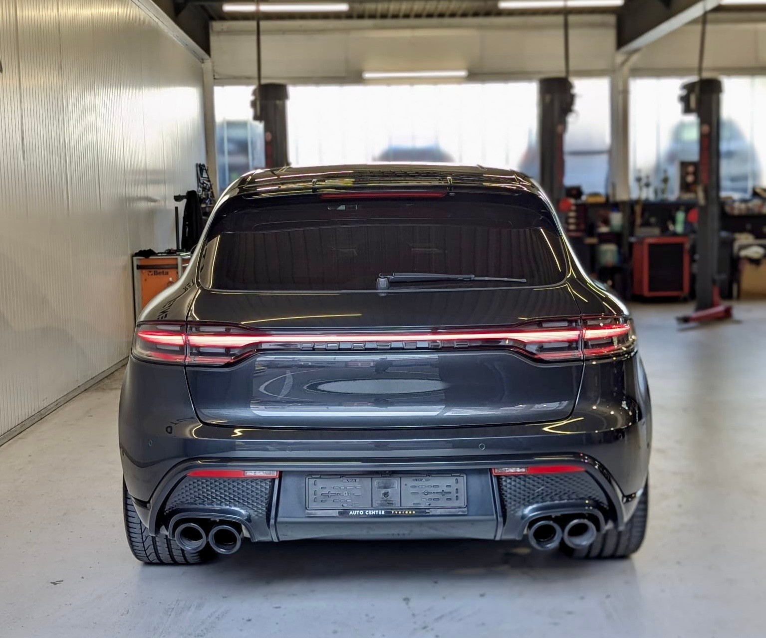 PORSCHE Macan GTS PDK-image-4