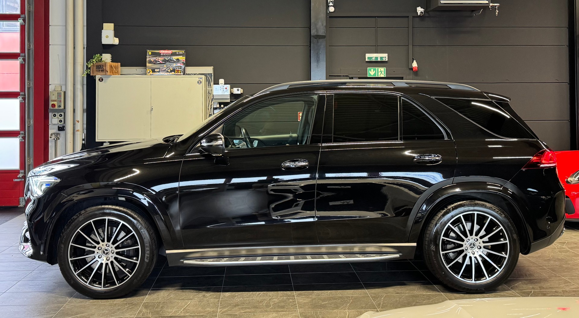 MERCEDES-BENZ GLE 400 d 4Matic AMG Line 9G-Tronic-image-5