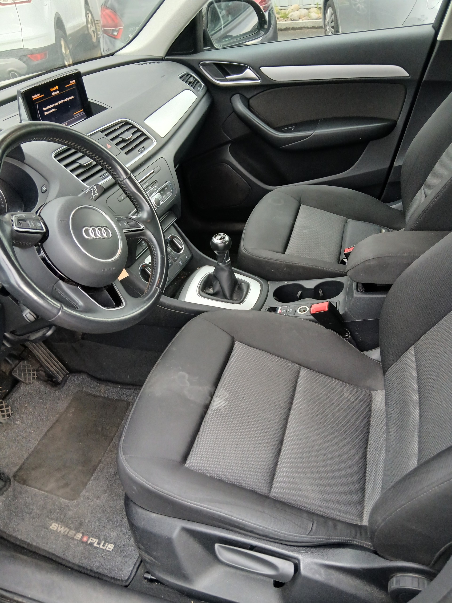 AUDI Q3 2.0 TDI design-image-8