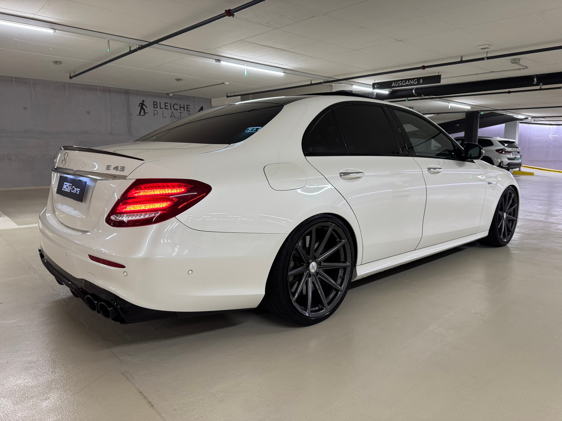 MERCEDES-BENZ E 43 AMG 4Matic 9G-Tronic-image-4