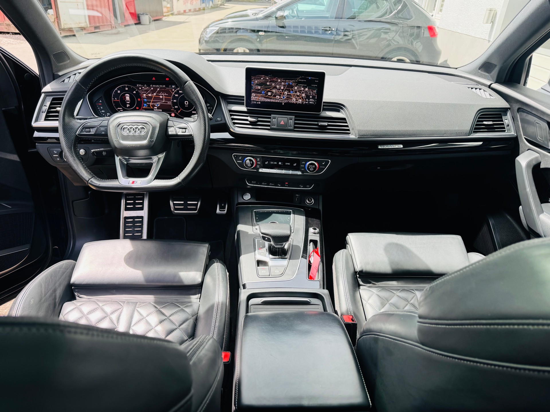 AUDI Q5 2.0 TDI sport quattro S-tronic-image-14