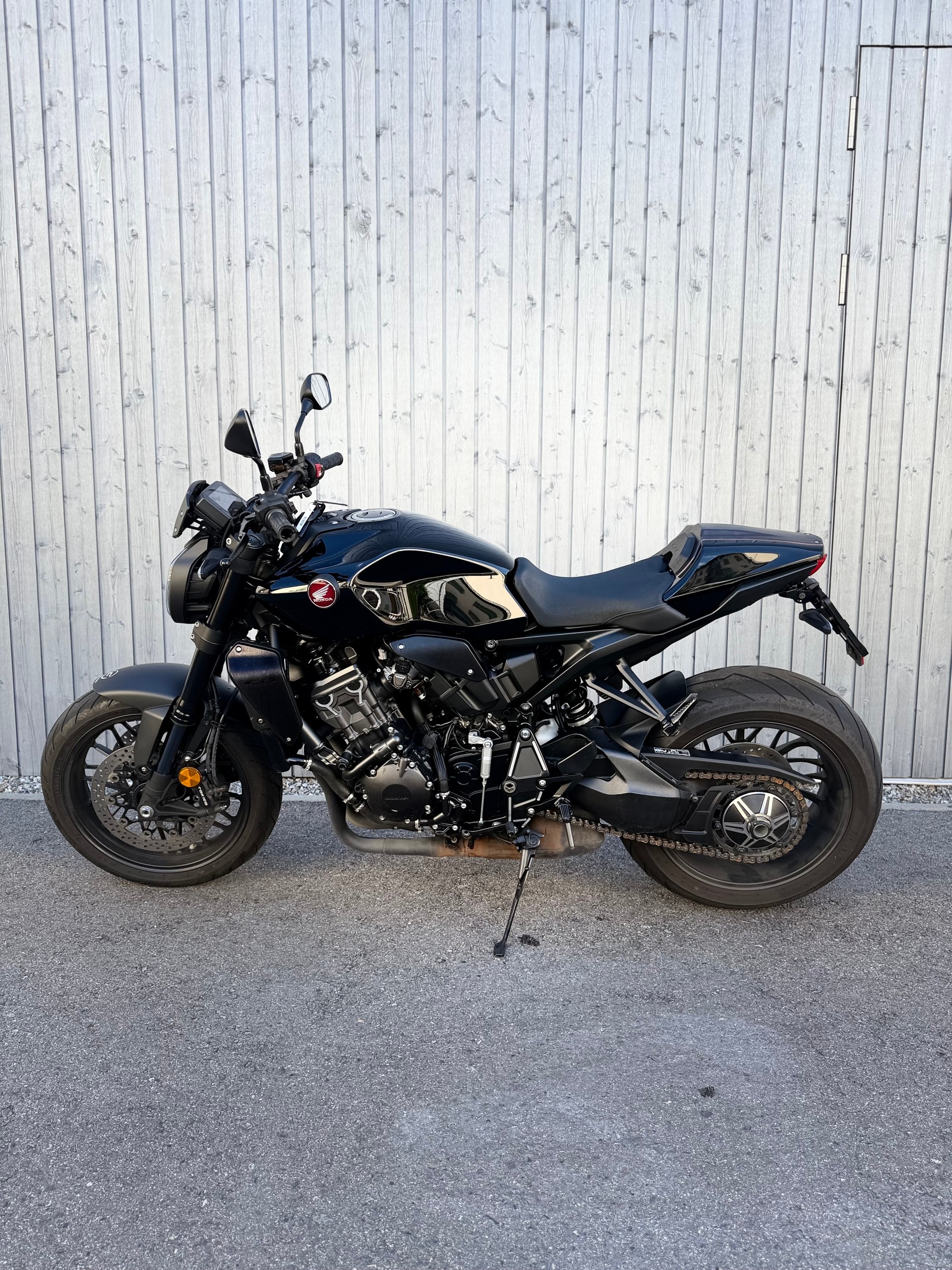 HONDA CB 1000 R Black Edition-image-2