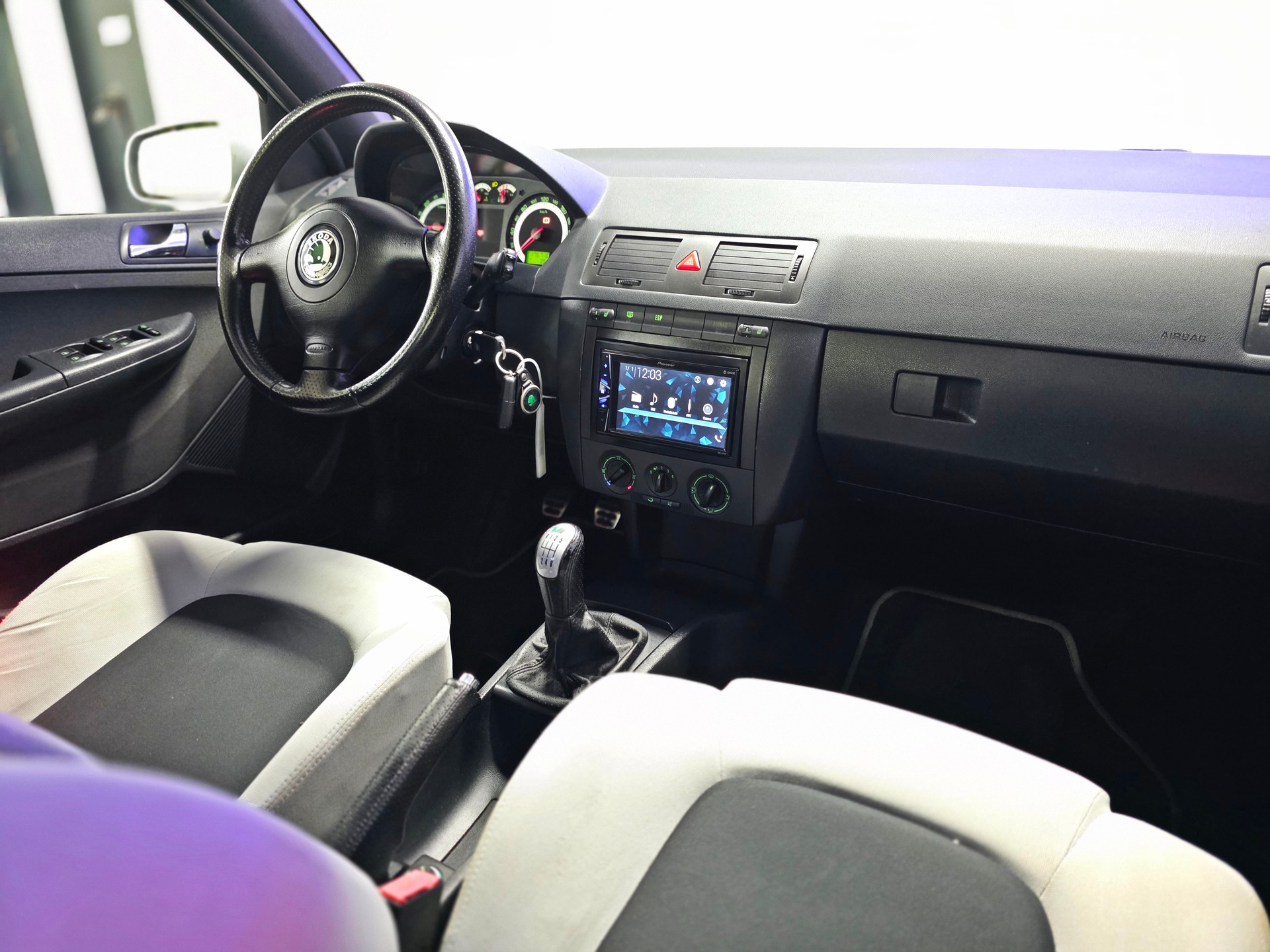 SKODA Fabia 1.9 TDI RS-image-15