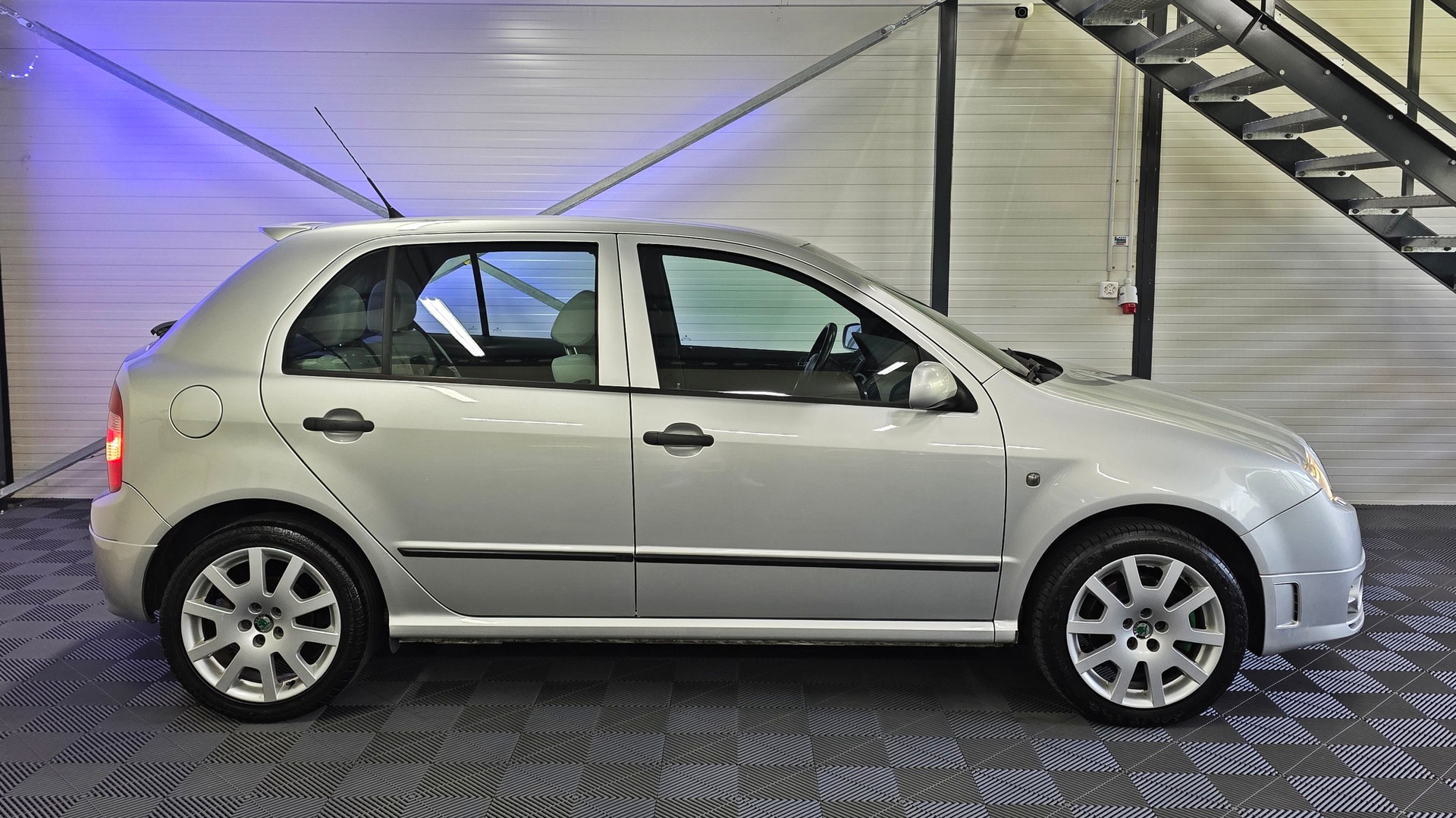 SKODA Fabia 1.9 TDI RS-showroom-element-3