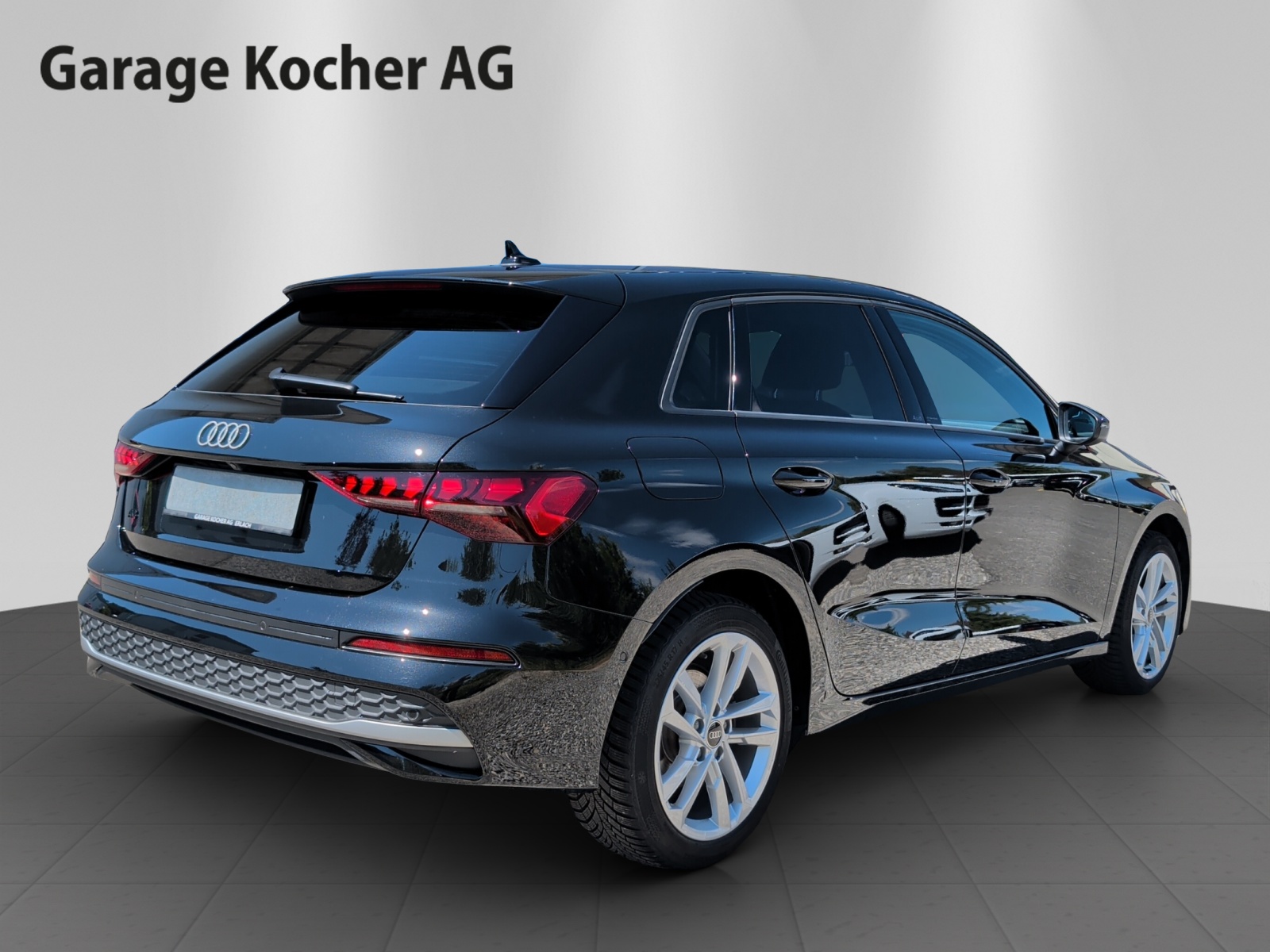 AUDI A3 Sportback 35 TFSI Attraction S-tronic-image-5