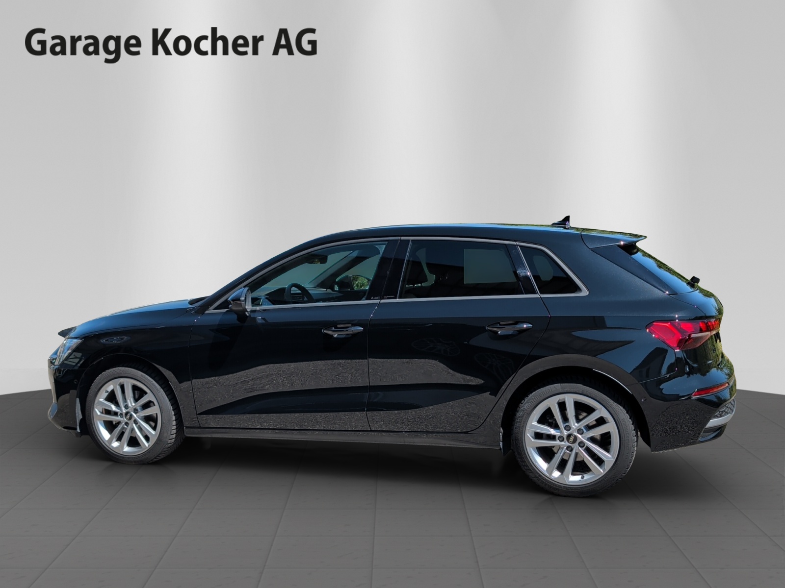 AUDI A3 Sportback 35 TFSI Attraction S-tronic-showroom-element-2