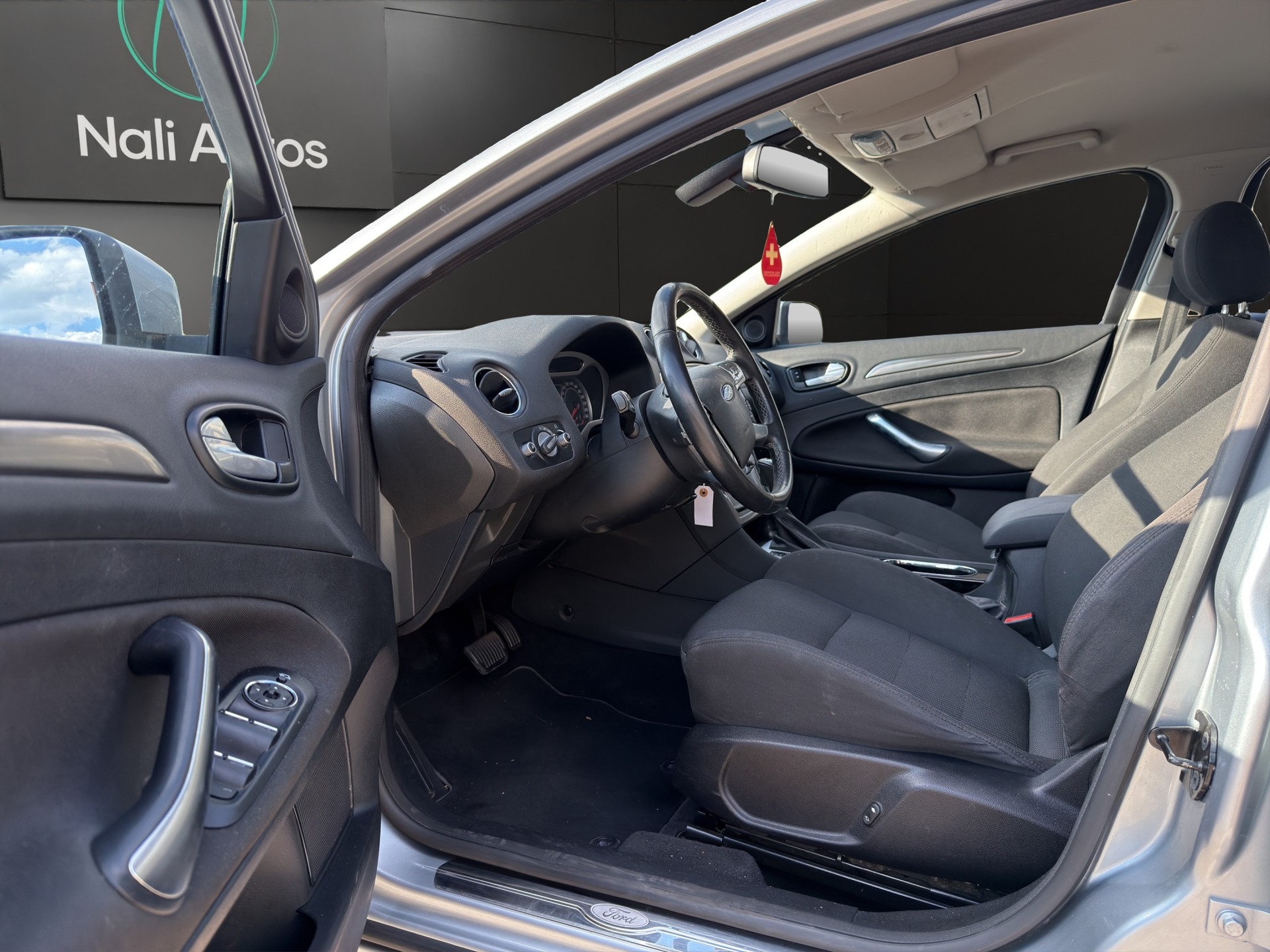 FORD Mondeo 2.0 SCTi Titanium S PowerShift-image-9