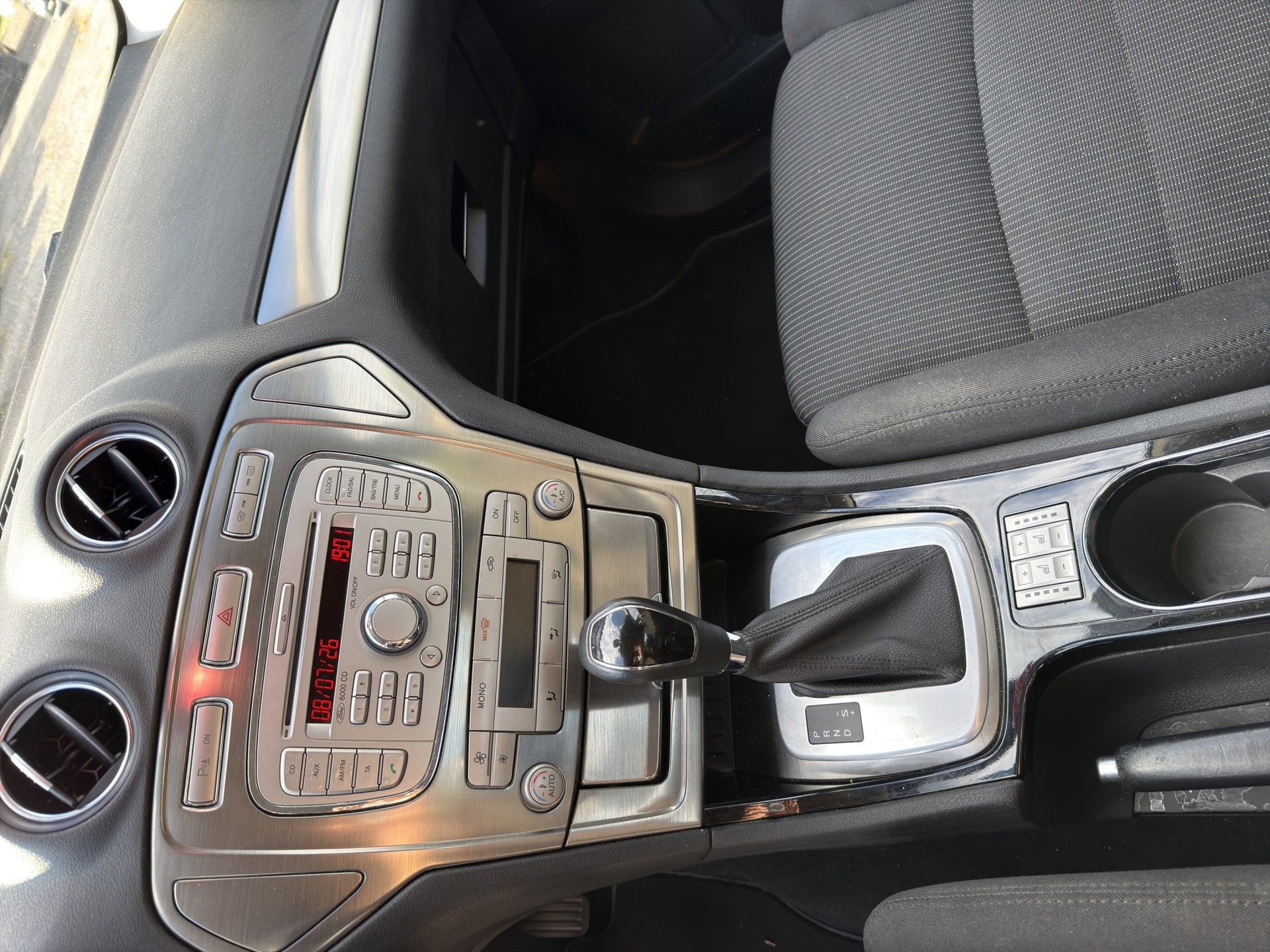 FORD Mondeo 2.0 SCTi Titanium S PowerShift-image-12