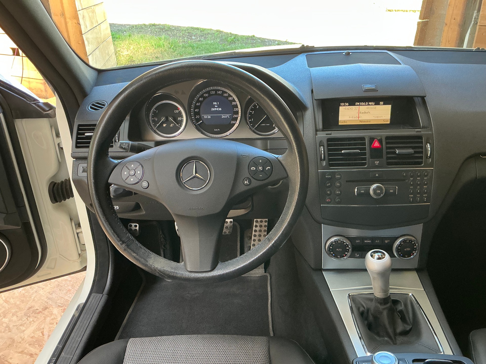 MERCEDES-BENZ C 180 Kompressor-image-11