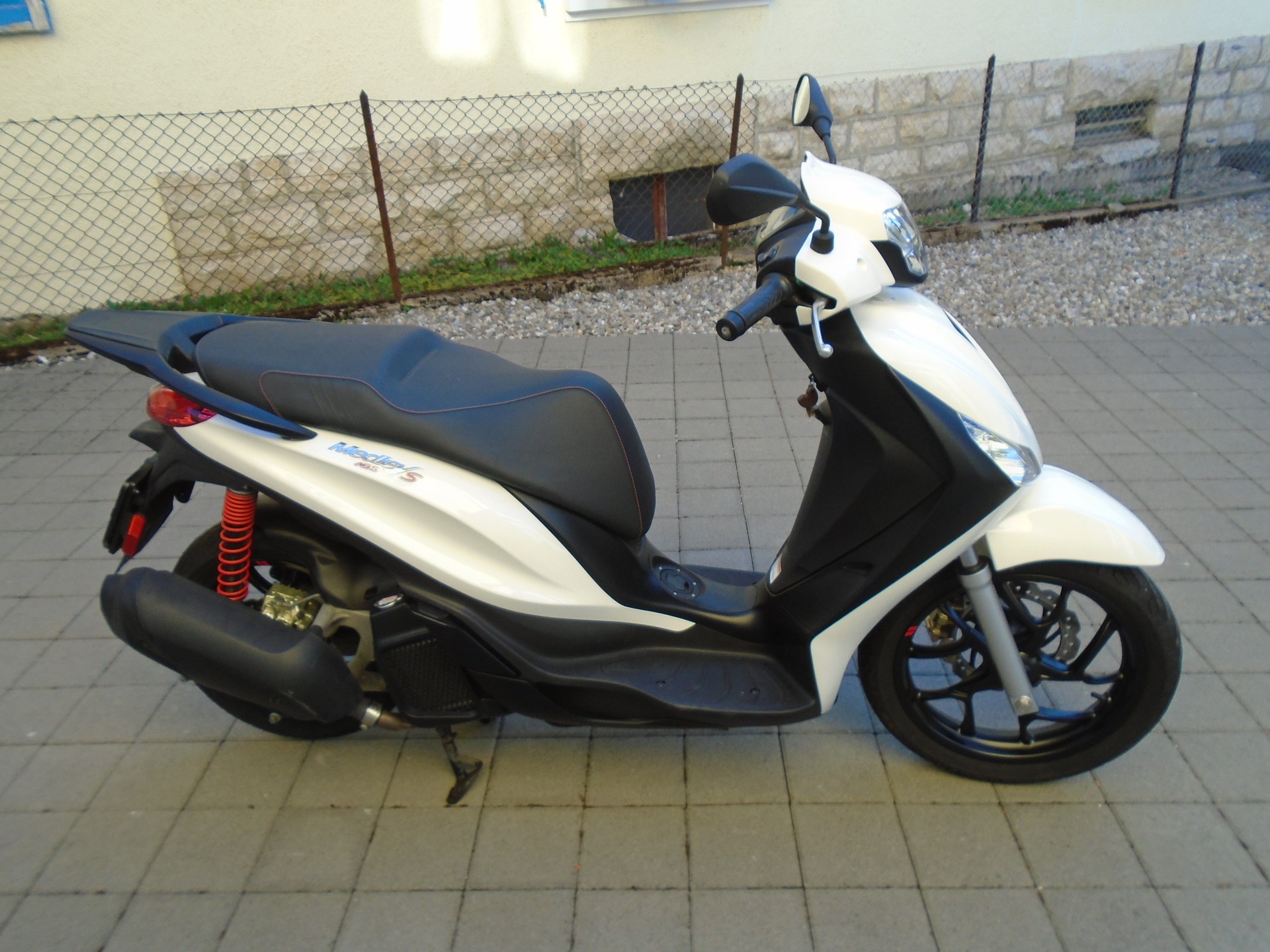 PIAGGIO Medley 125 Sport-image-1