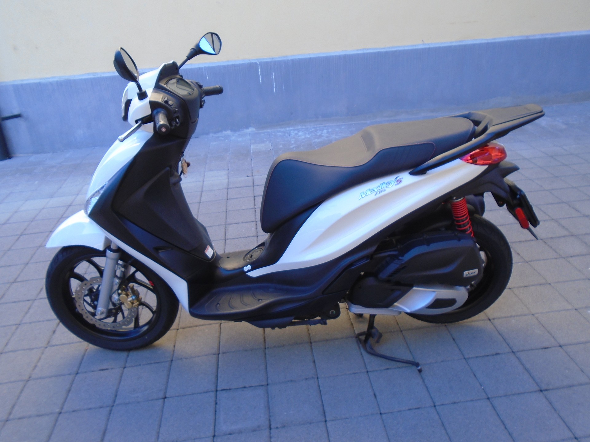 PIAGGIO Medley 125 Sport-image-0